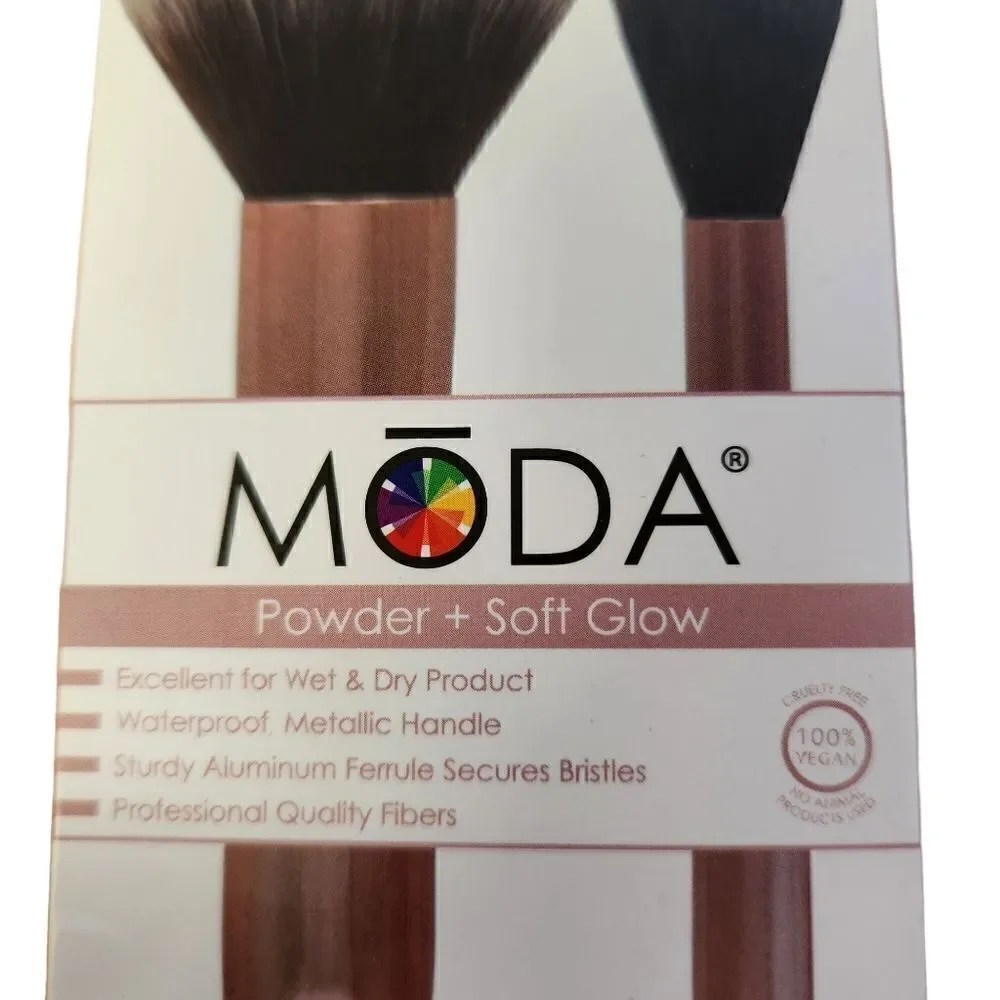 Moda Set of 2 Makeup Brushes. Powder Brush and Soft Glow Brush.